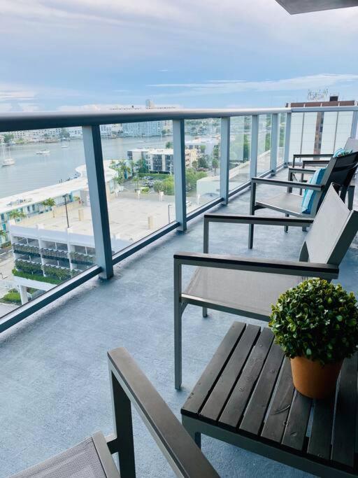 Appartamento Stylish Miami Getaway, Ocean Views & Gourmet Kitchen -12a *