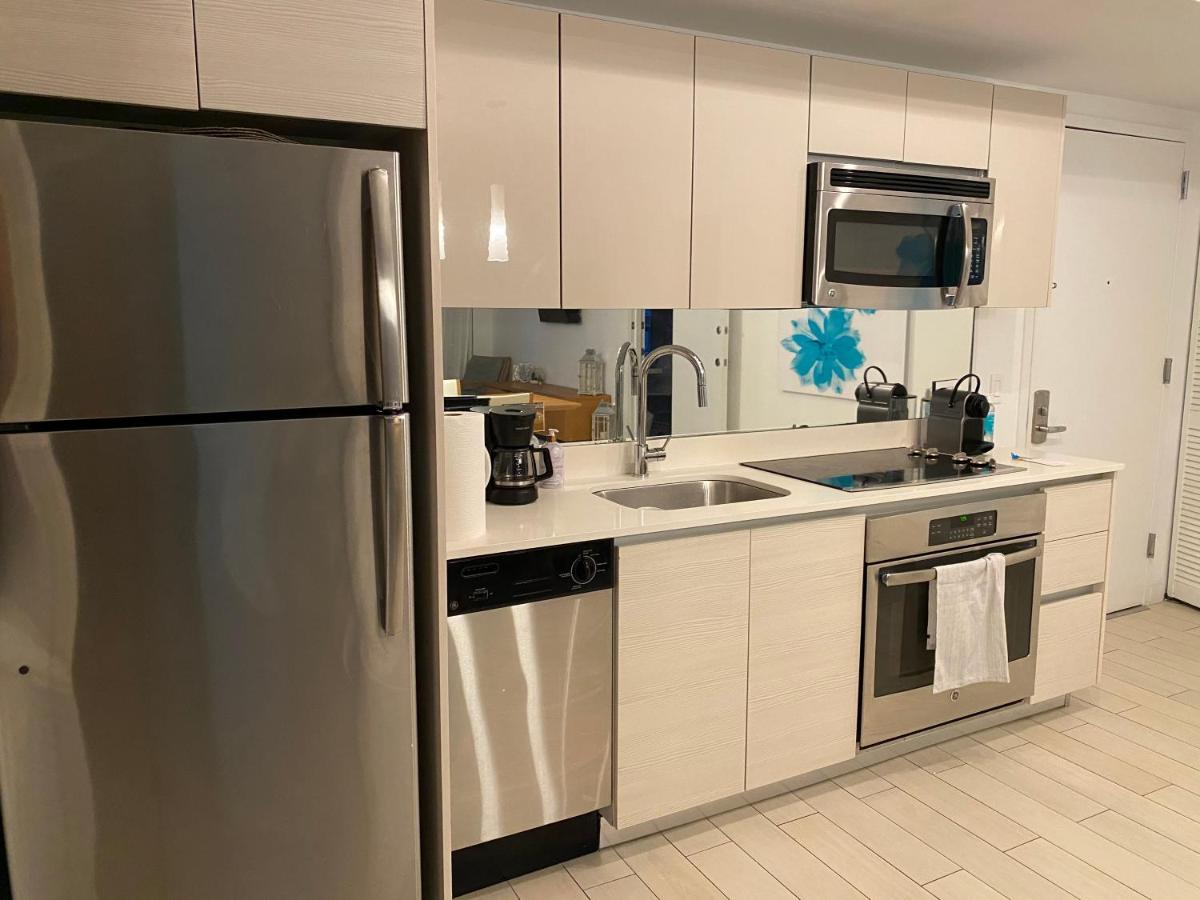 Stylish Miami Getaway, Ocean Views & Gourmet Kitchen -12a