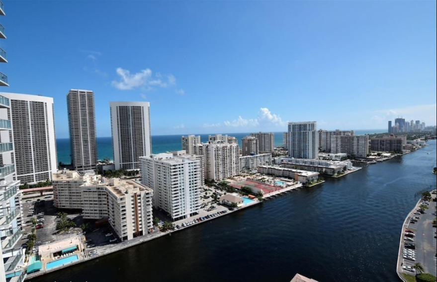 Stylish Miami Getaway, Ocean Views & Gourmet Kitchen -12a *
